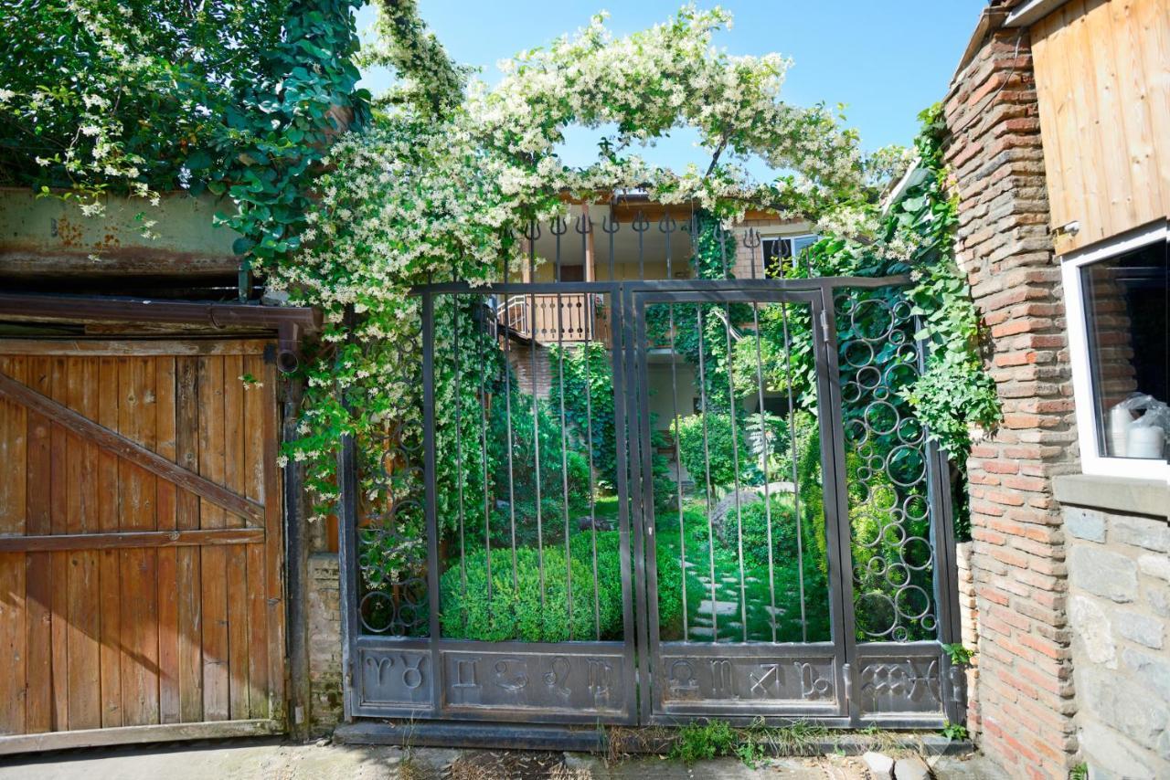 The Zodiac Garden Hotel Mtskheta Exterior photo